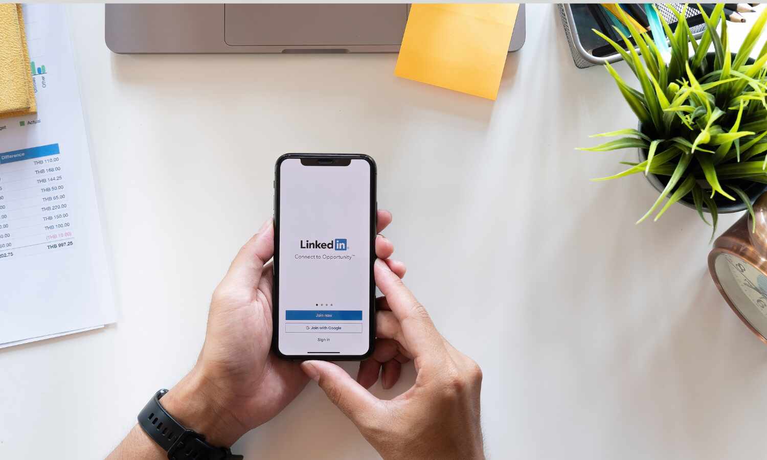 How to Schedule Posts on LinkedIn and Boost Your Visibility